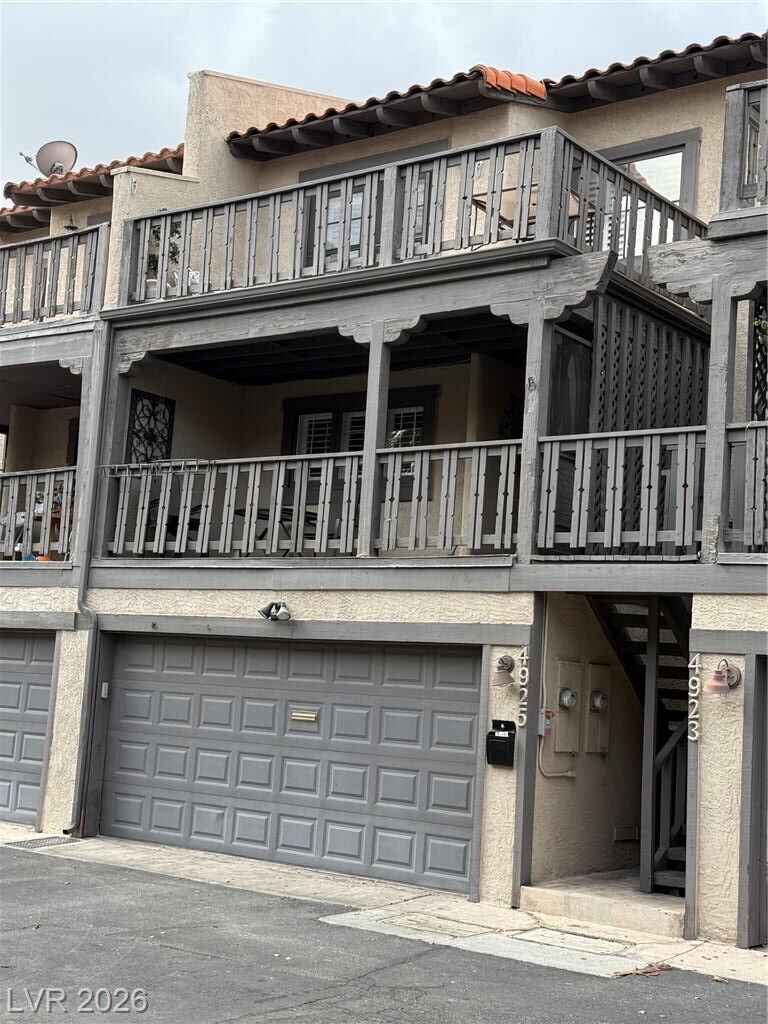 Property Photo: 4925 Calle Del Oya NV 89120