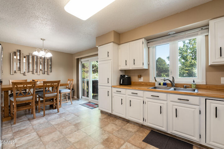 Property Photo: 1700 3rd Street NE ND 58554