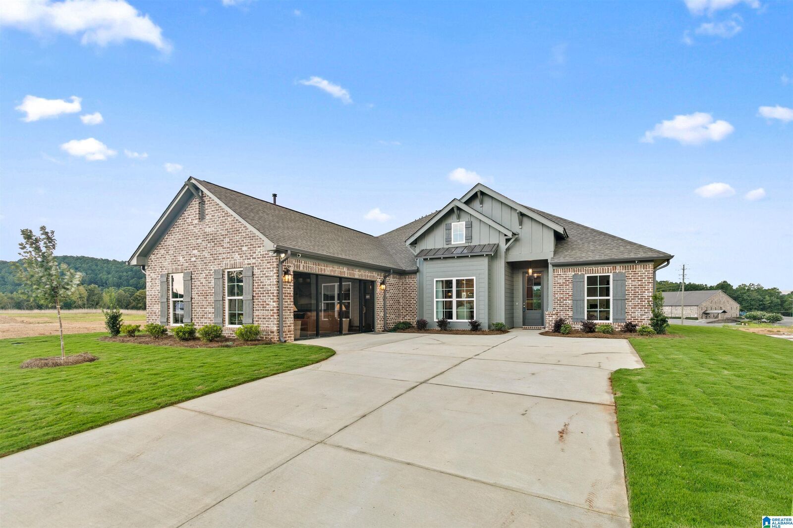 Property Photo:  6205 Hillbrook Blvd  AL 35173 