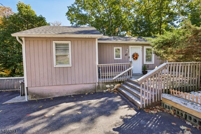 Property Photo:  47 Jefferson Trl  NJ 07843 
