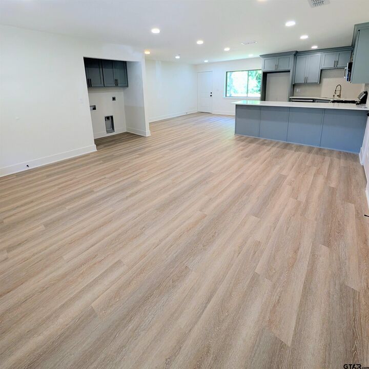 Property Photo: 3208 Palestine St TX 75701