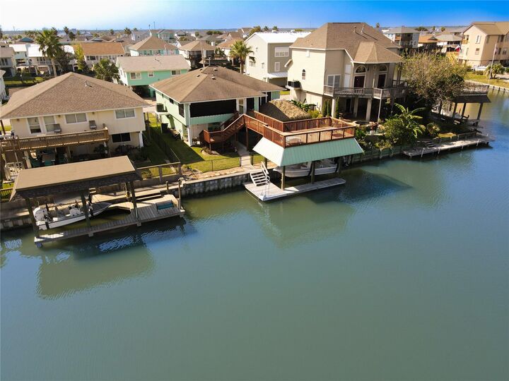 Property Photo: 13 S Skimmer Street TX 77568