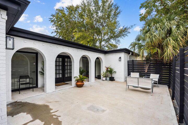 Property Photo:  7902 Richmond Avenue  TX 77063 