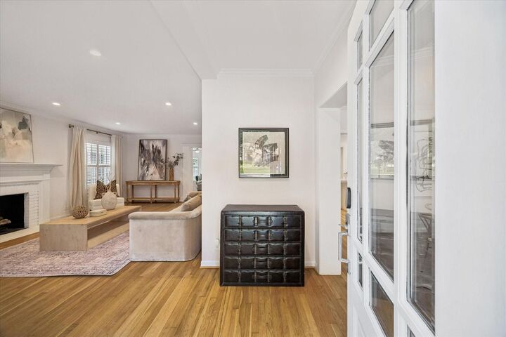 Property Photo:  2041 Dryden Road  TX 77030 