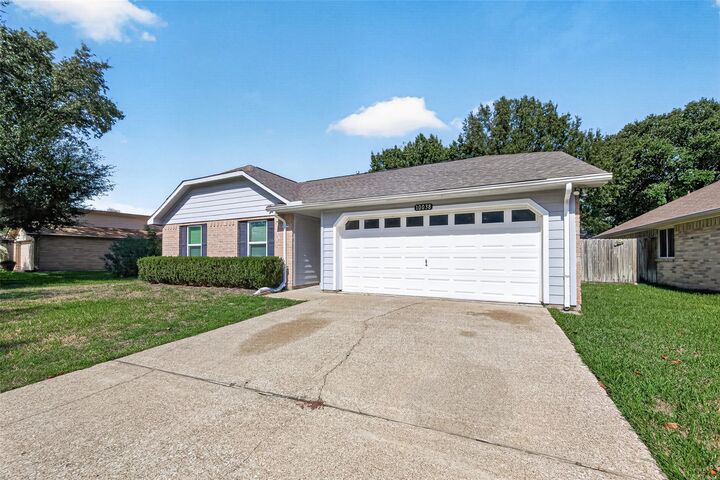 Property Photo: 10038 Green Valley Lane TX 77064
