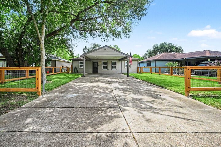Property Photo: 4818 27th Street TX 77539