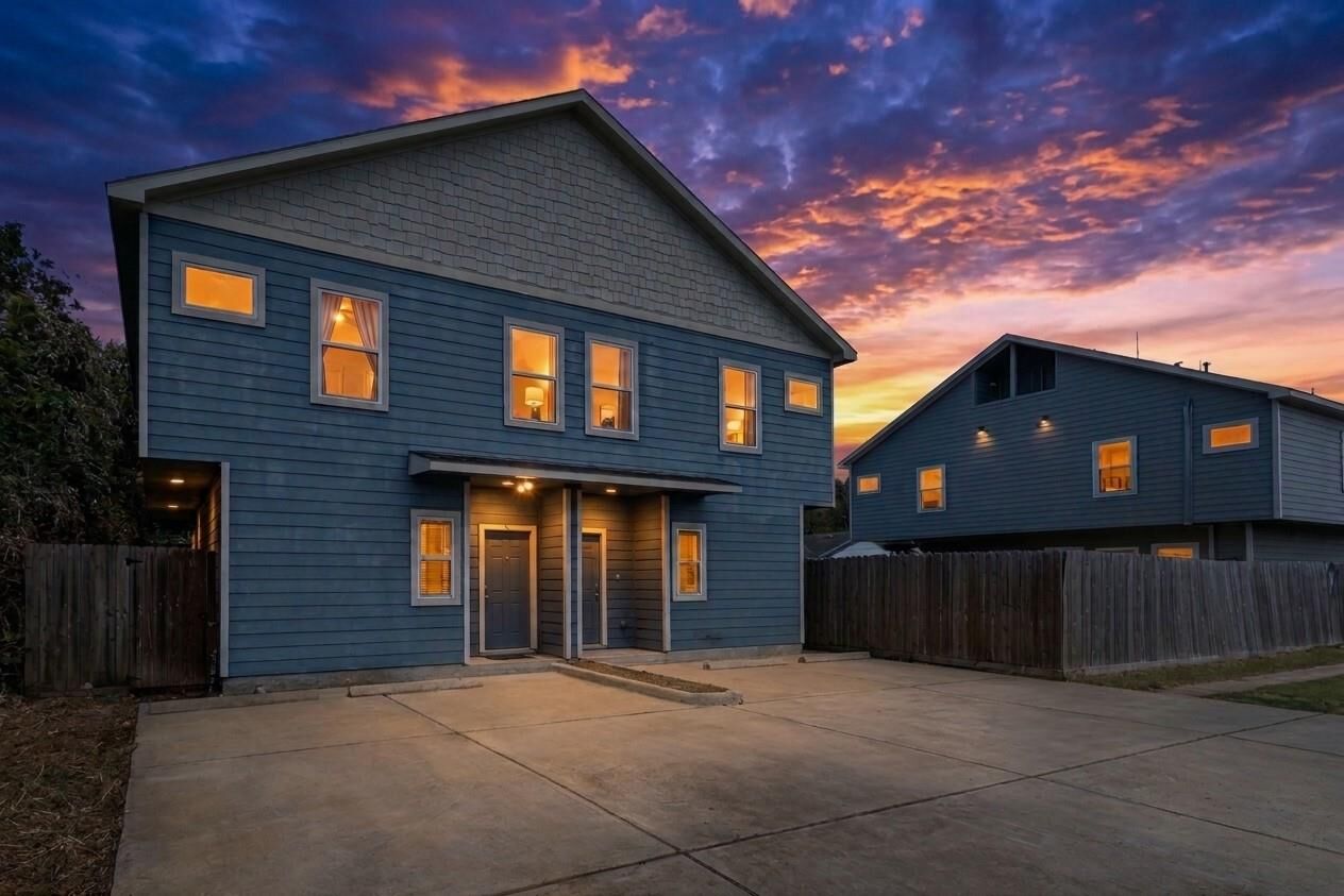 Property Photo:  7903 Moon Beam Street Ab  TX 77088 