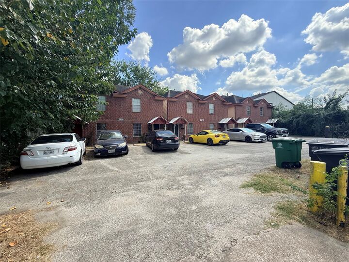Property Photo:  2316 Sherwin Street  TX 77007 