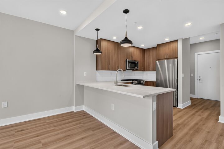 Property Photo: 72 Vroom St 403 NJ 07306