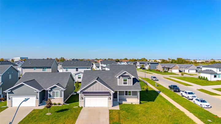 Property Photo:  755 SE Mesa Drive  IA 50263 