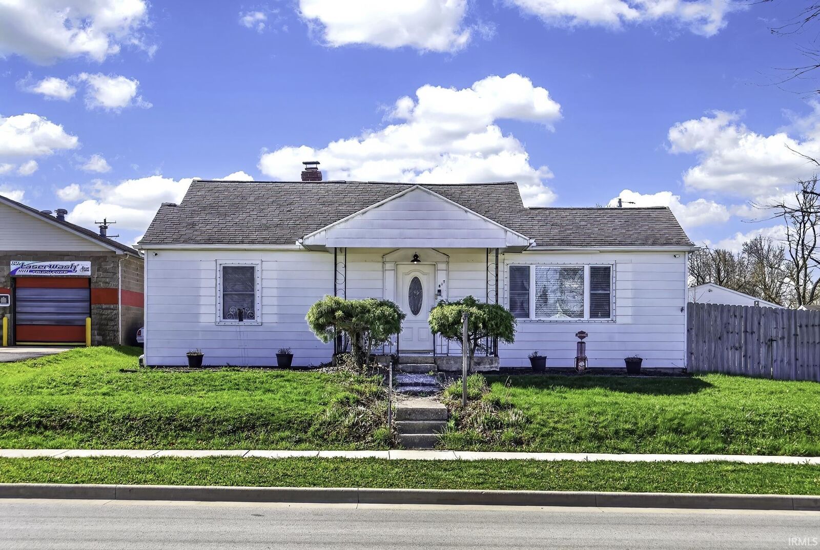 Property Photo:  817 E Main Street  IN 46936-1310 