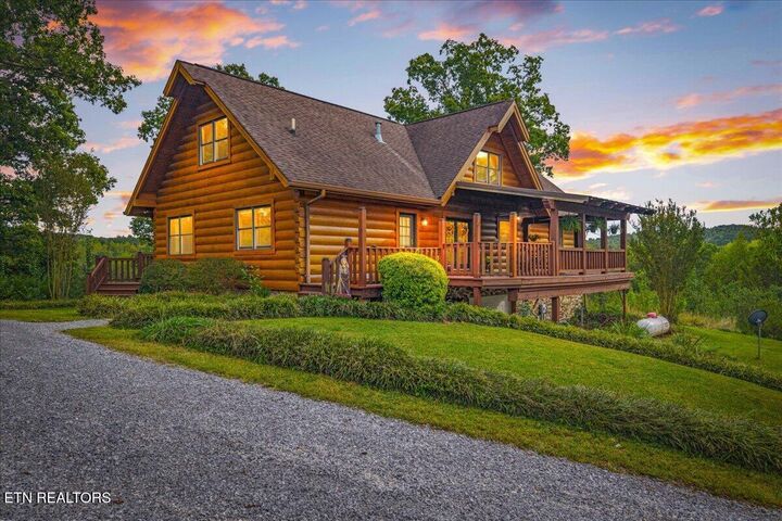 Property Photo:  400 County Road 50  TN 37303 