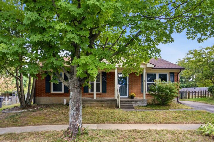 Property Photo:  3887 Dylan Place  KY 40514 
