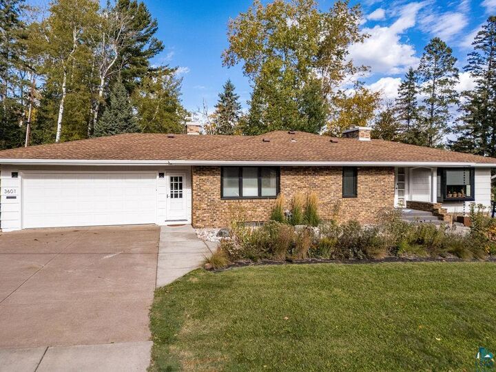 Property Photo:  3601 E Superior St  MN 55804 