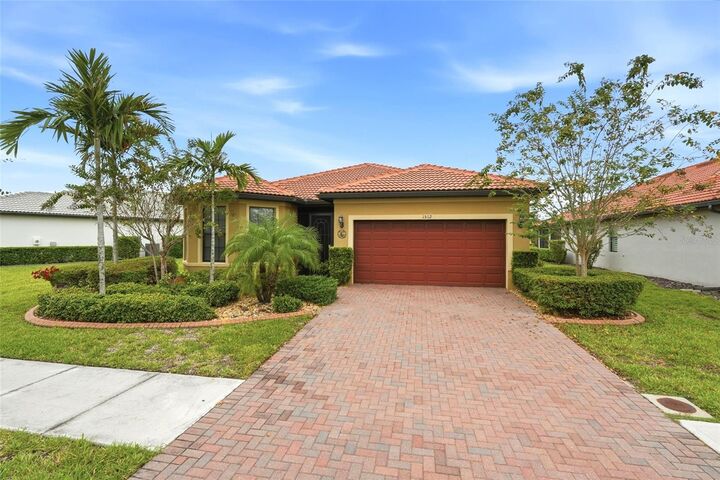 Property Photo:  1512 Hyssop Loop  FL 34289 
