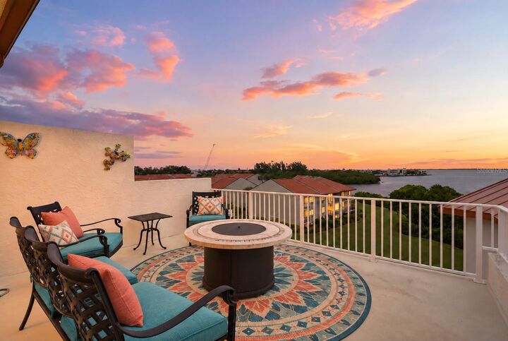 Property Photo:  1585 Pinellas Bayway S  FL 33715 