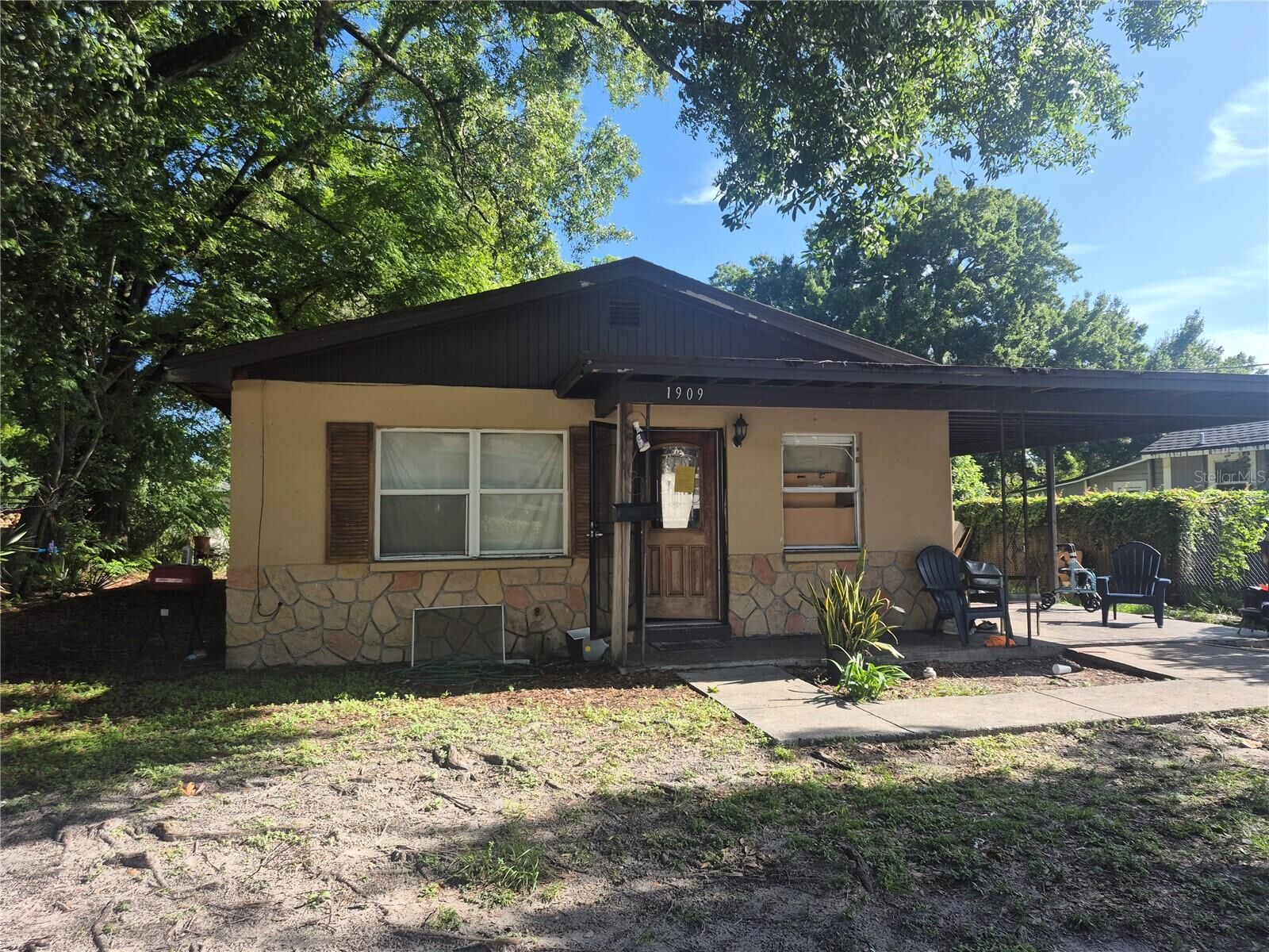 Property Photo:  1909 W Palmetto Street  FL 33607 