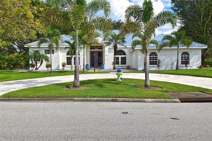Property Photo:  8309 Misty Lake Circle  FL 34241 