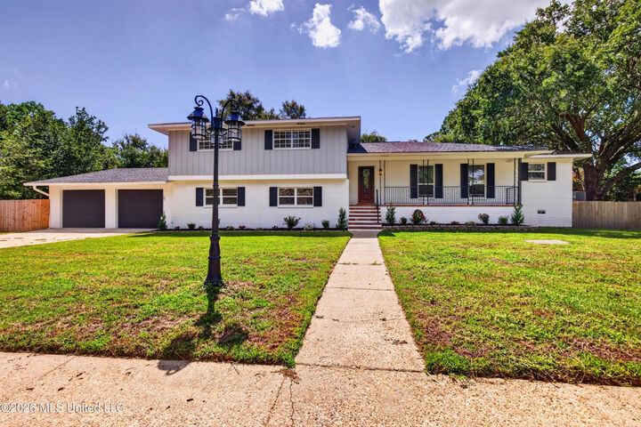 Property Photo:  808 Sea Cove Street  MS 39581 