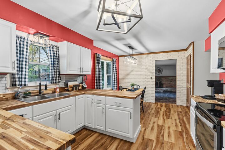 Property Photo:  5325 Lamp Lighter Lane  MI 48433 