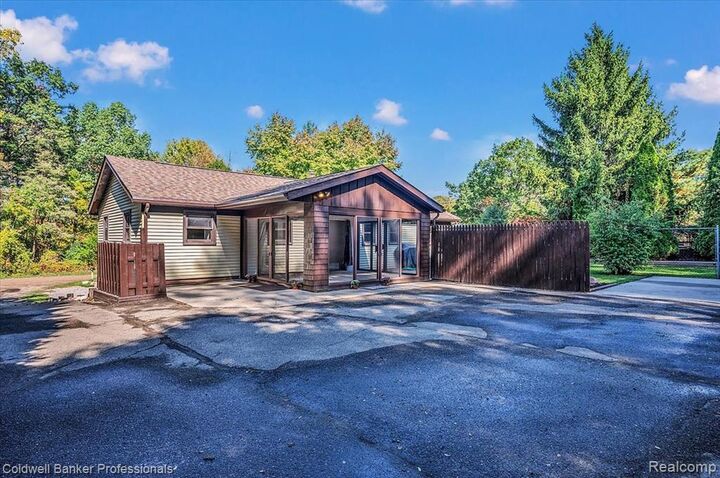 Property Photo:  2281 Judah Road  MI 48359 2250 