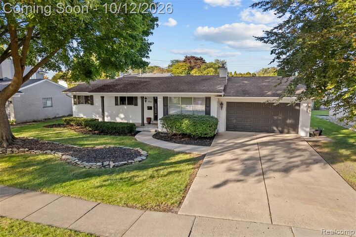Property Photo:  956 Blairmoor Court  MI 48236 