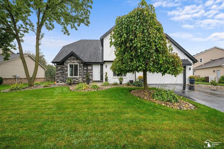 Property Photo:  3945 Meadowview Street  MI 48144 