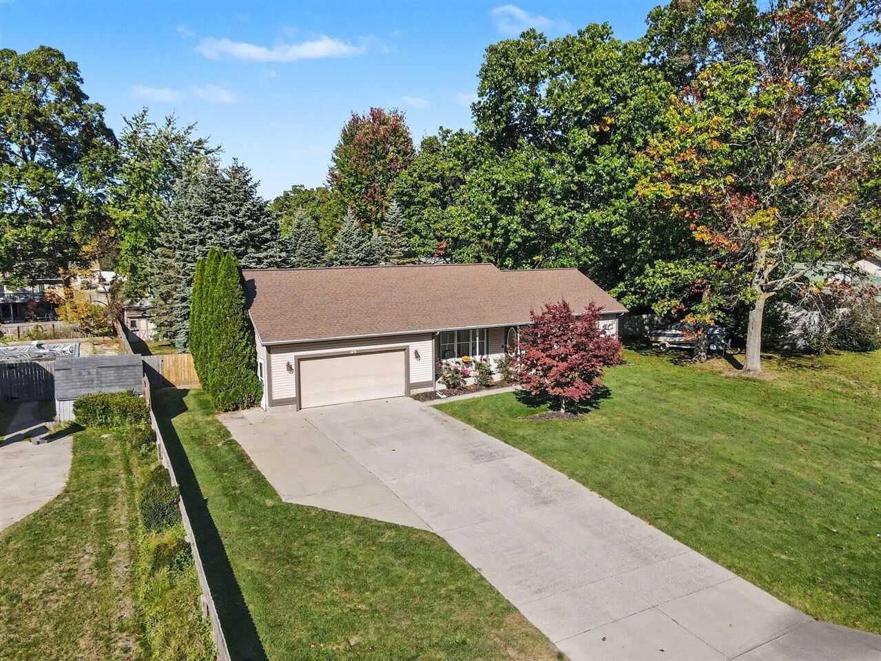 Property Photo: 3872 Forest Edge Road MI 49442-2792