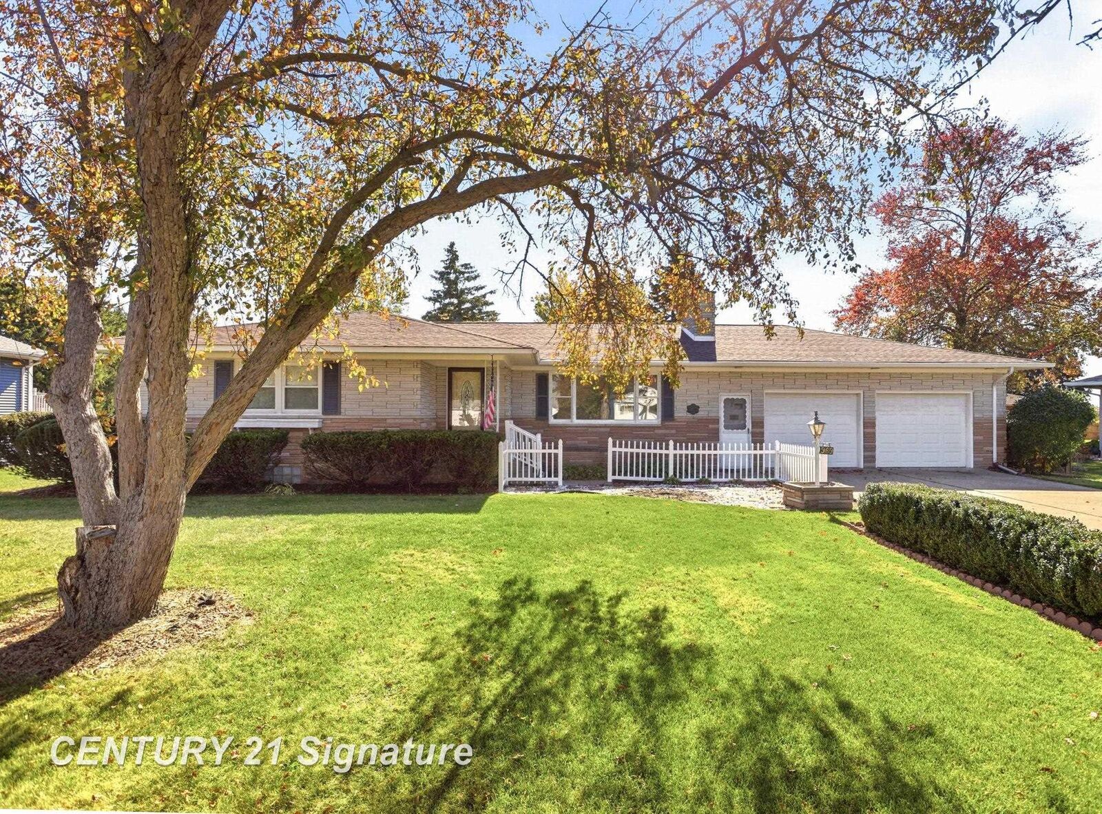 Property Photo:  969 W Hampton Road  MI 48732 