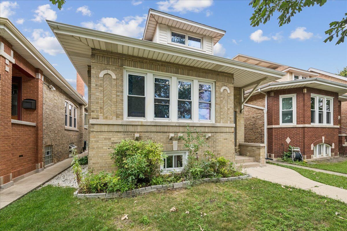 Property Photo: 5325 N Linder Avenue IL 60630