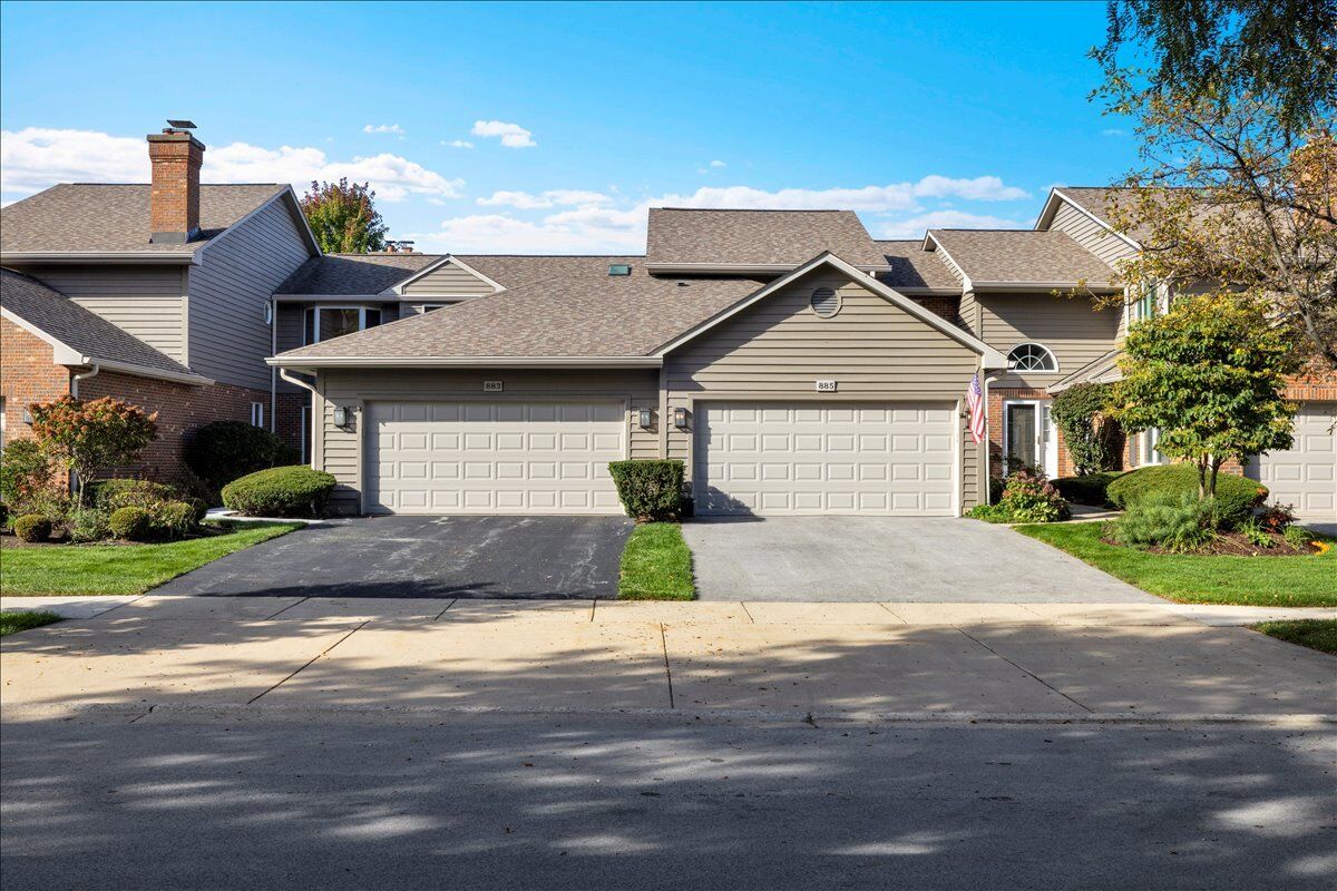 Property Photo: 885 Saddlewood Drive IL 60137