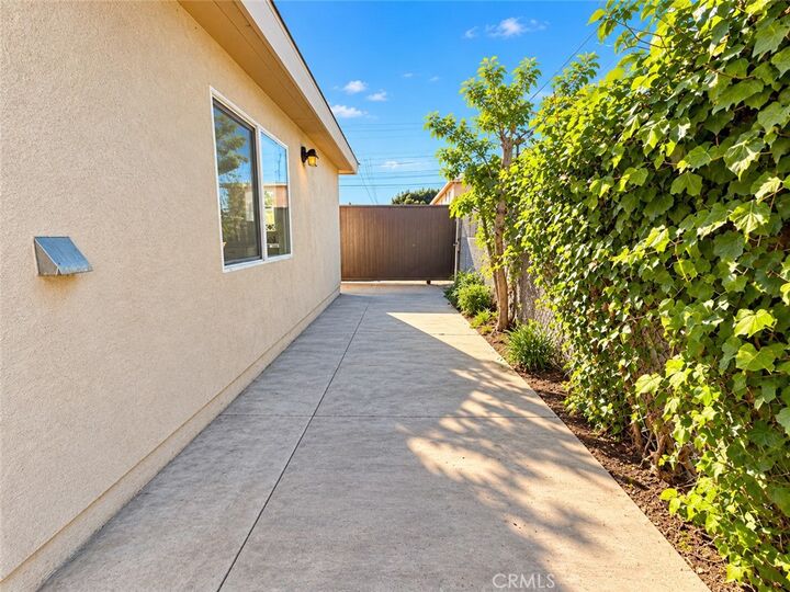 Property Photo: 6723 Makee CA 90001