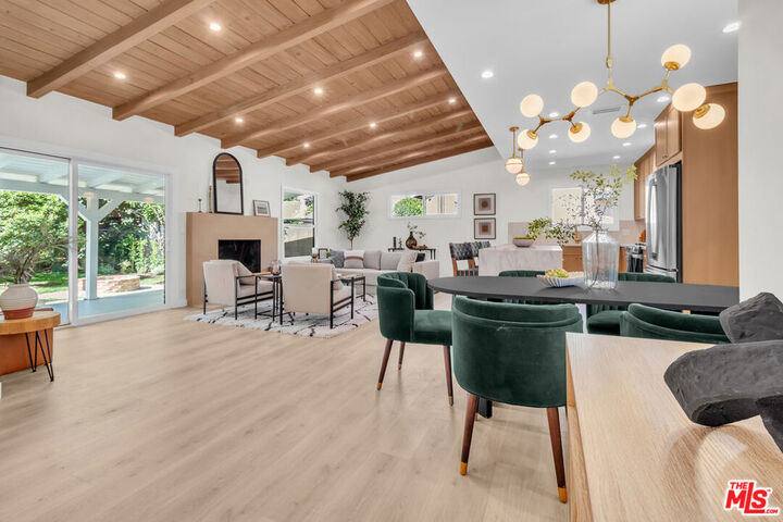 Property Photo: 14930 Leadwell Street CA 91405