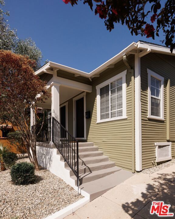 Property Photo:  5009 Stratford Road  CA 90042 