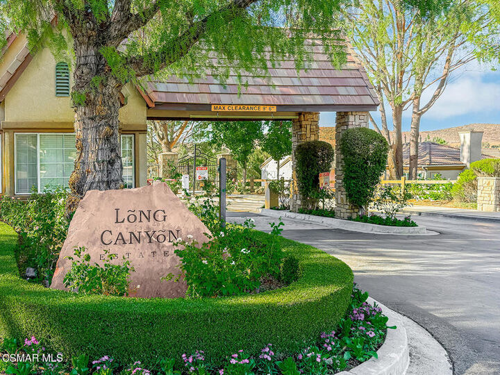 Property Photo:  180 Brooks Court  CA 93065 
