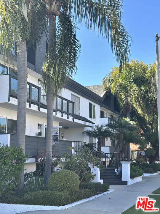 Property Photo:  1741 Granville Avenue 101  CA 90025 