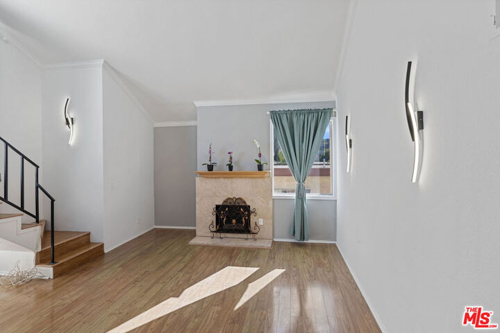 Property Photo:  5325 Newcastle Avenue 312  CA 91316 