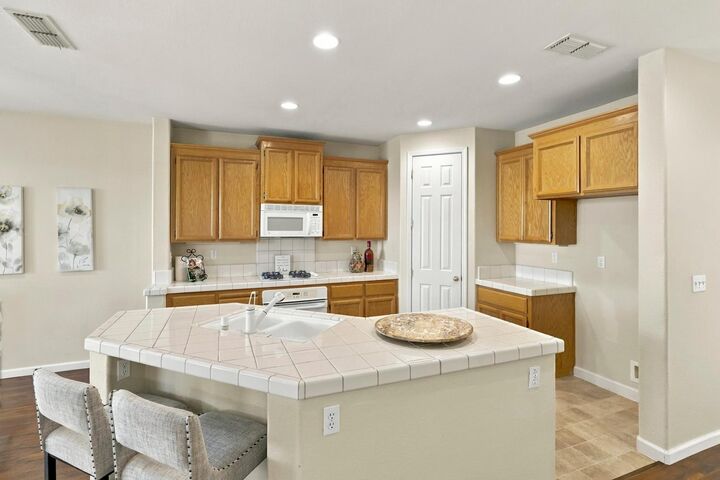 Property Photo:  10224 Blossom Ridge Drive  CA 95757 