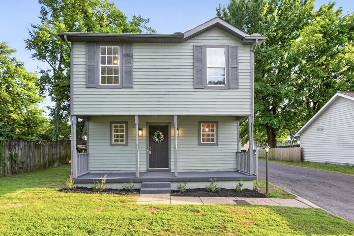 Property Photo:  208 Errol Ln  TN 37209 
