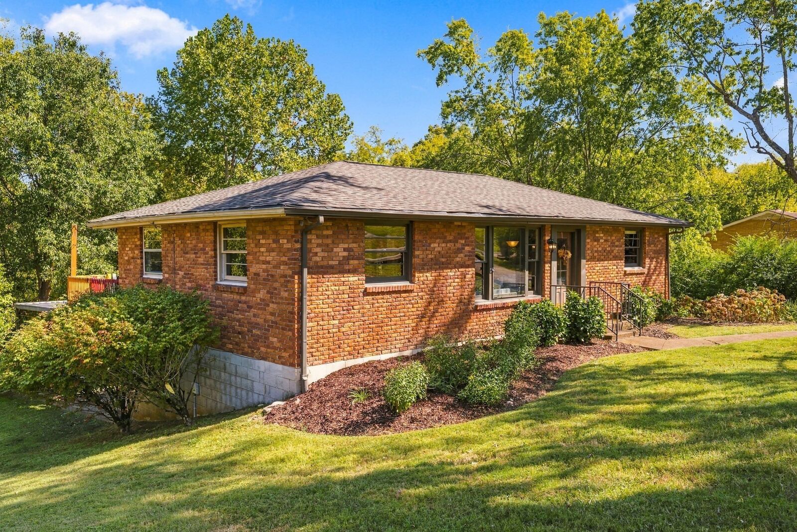 Property Photo:  1829 Willow Springs Dr  TN 37216 