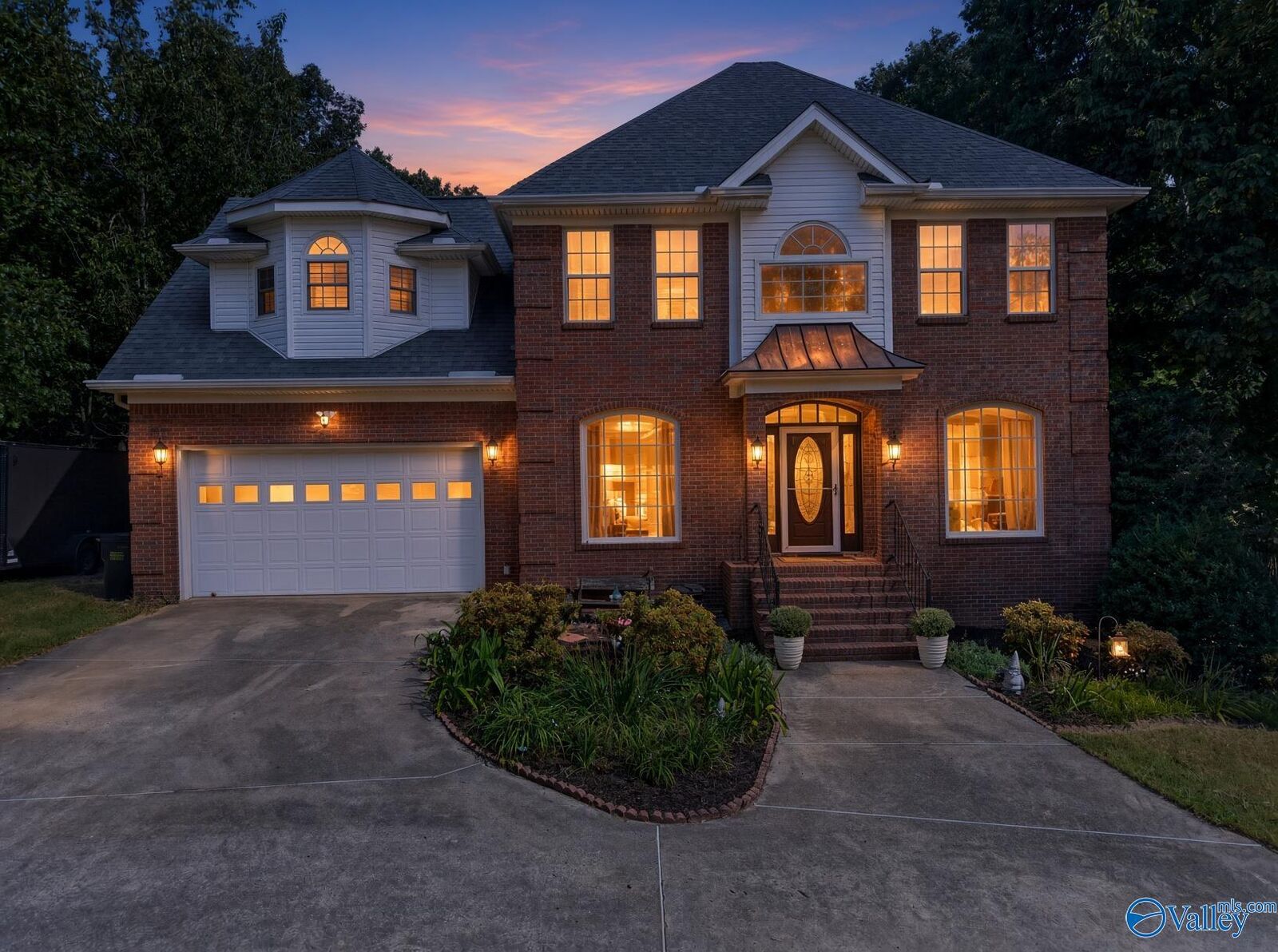 Property Photo:  113 Given Cove  AL 35754 