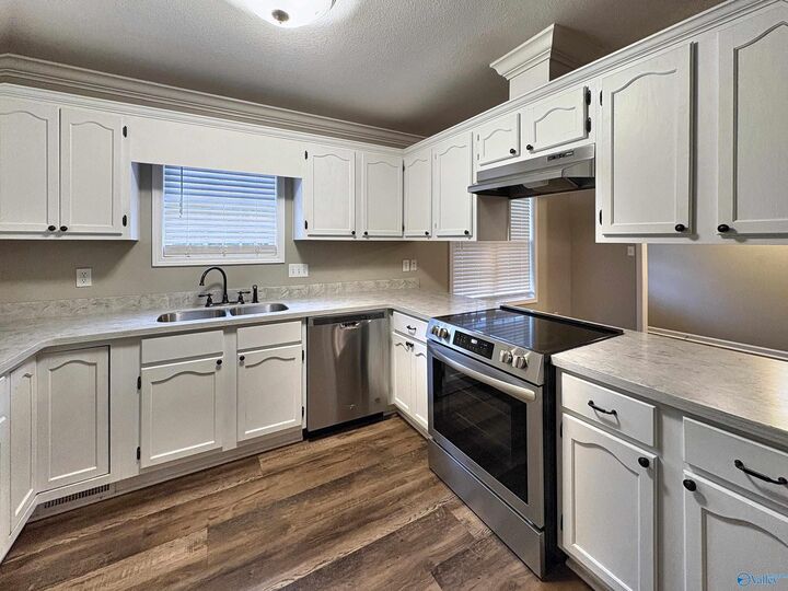 Property Photo: 20 Leach Drive AL 35976