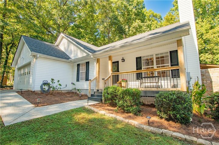 Property Photo: 5727 Kings Court GA 30620