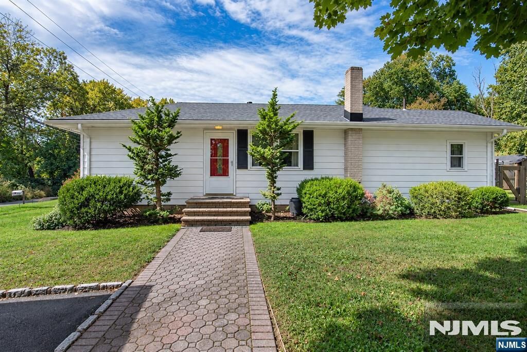 Property Photo:  184 Fairfield Road  NJ 07470 