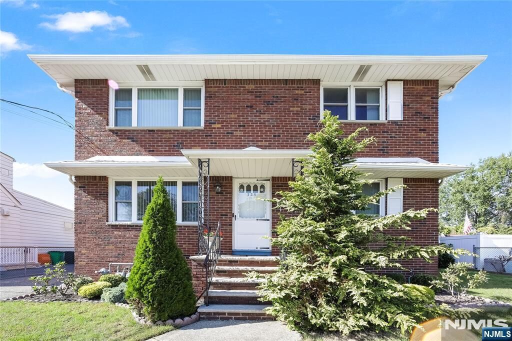 Property Photo:  325 Grant Avenue  NJ 07071 