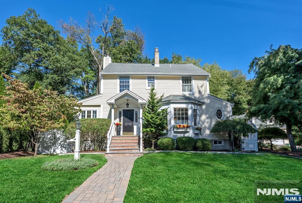 Property Photo:  70 Saxonia Avenue  NJ 07481 