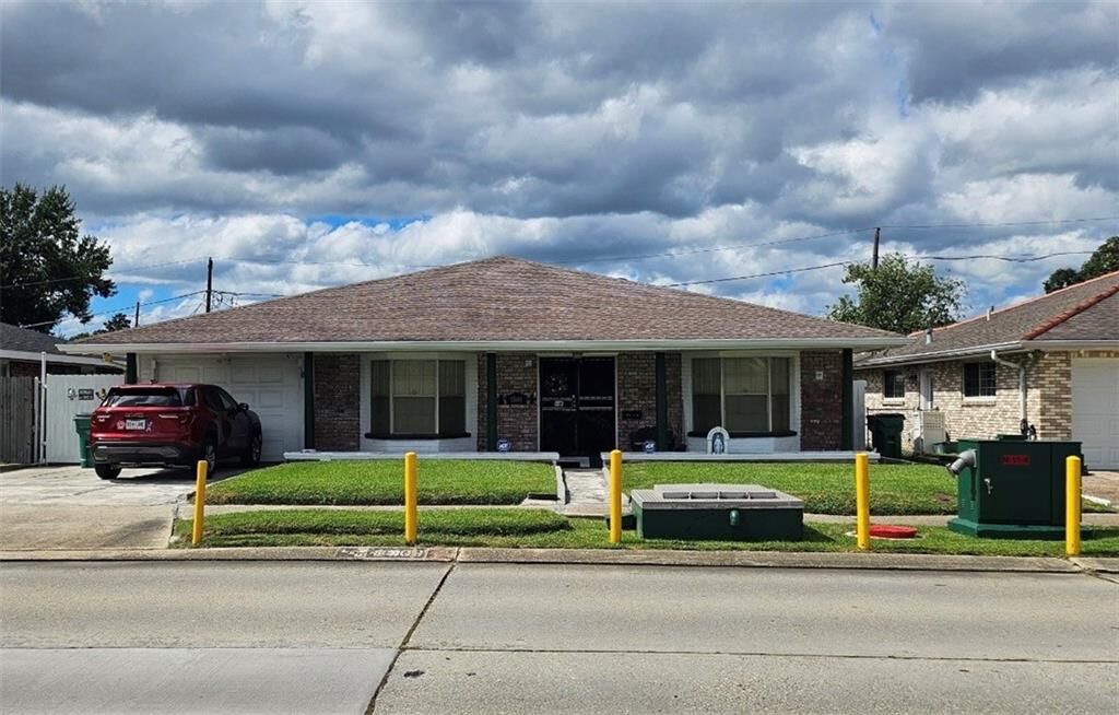 Property Photo:  1108 Maplewood Drive  LA 70058 