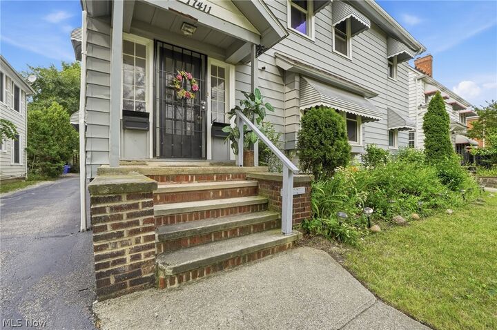 Property Photo: 17411 Chagrin Boulevard OH 44120
