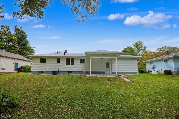 Property Photo:  5267 Craig Avenue NW  OH 44483 