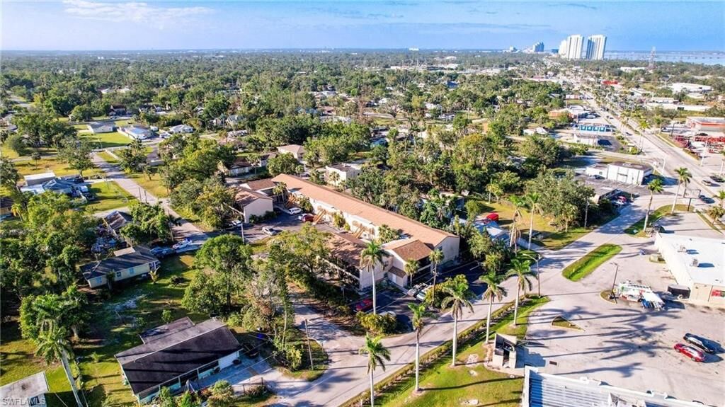 Property Photo: 824 Alderman St 101 FL 33916